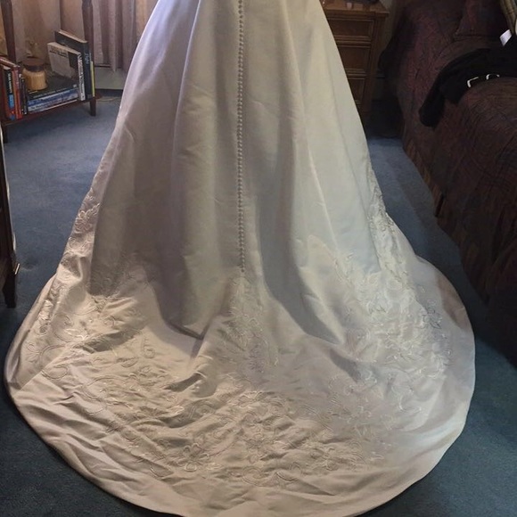 NWT... Gloria Vanderbilt wedding dress size 18 - Picture 4 of 8